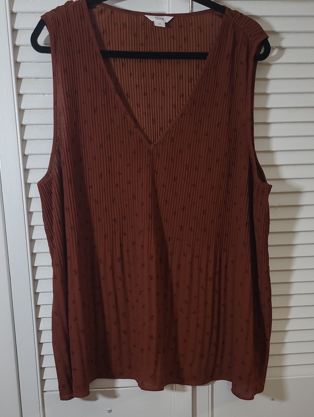 Penningtons Rust Brown V-Neck Sleeveless Tank